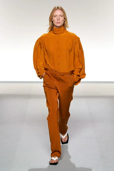 Look 4
